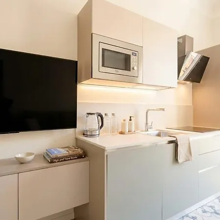 Savoia Station 3*